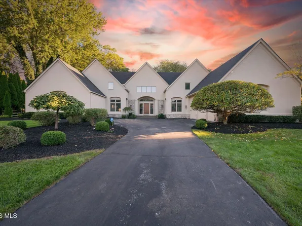 7303 Copperwood Ln, Sylvania, OH 43560