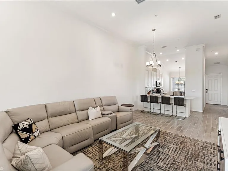 11801 Venetian Lagoon Dr — Photo 15
