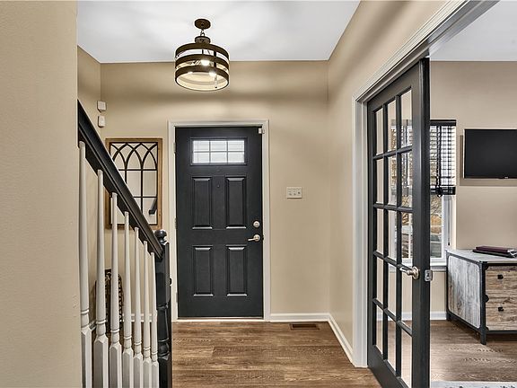 3rd image of 4019 Bentwood Dr