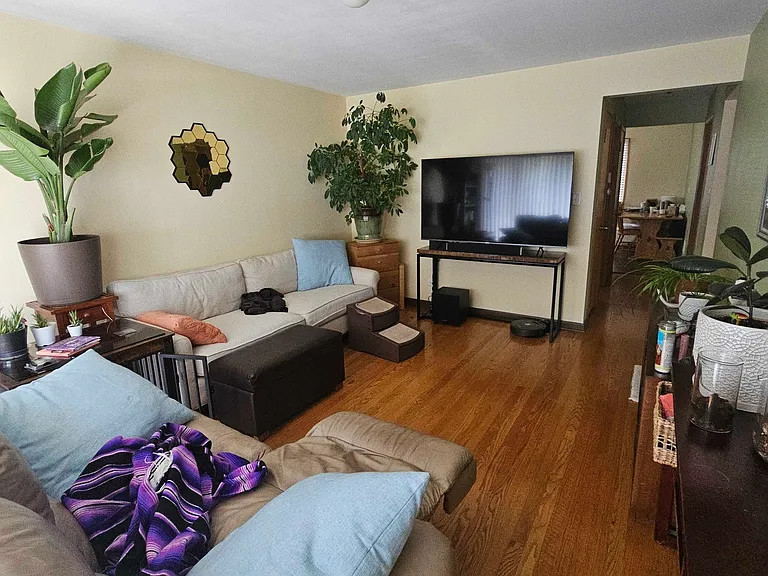 9120 Newcastle Ave — Photo 6