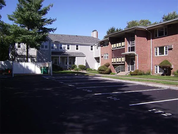 1 bed, 696 sqft, $1,975 — Photo 2