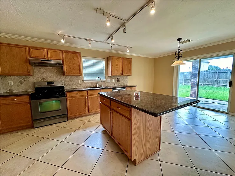 9922 Sand Lodge Ln — Photo 7