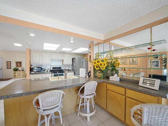 3rd image of 13610 W Pyracantha Dr