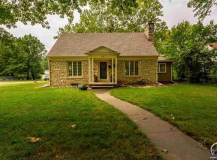 1947 SW Bowman Ct, Topeka, KS 66604