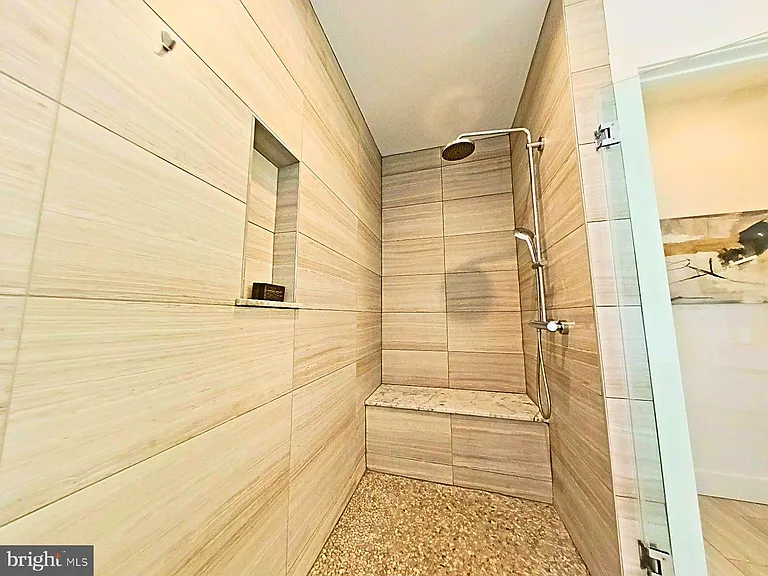 421 Wallace St — Photo 25