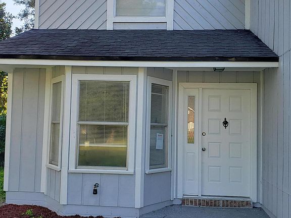 4th image of 15224 Landmark Cir S