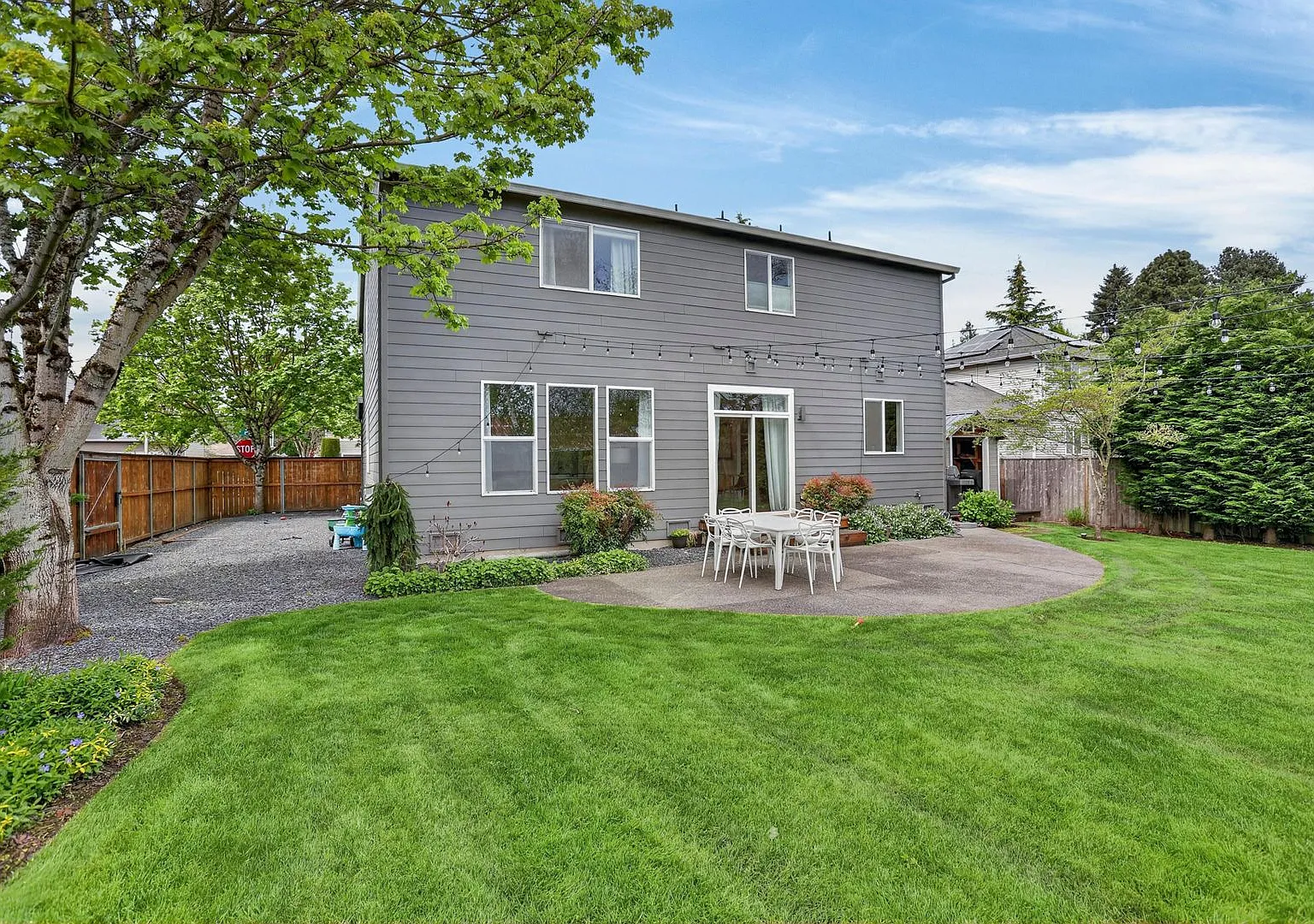 5 Bedroom Scappoose Home with Park-Like Backyard — Photo 3