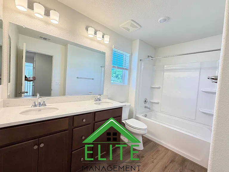 3568 Misty Lake Dr — Photo 18