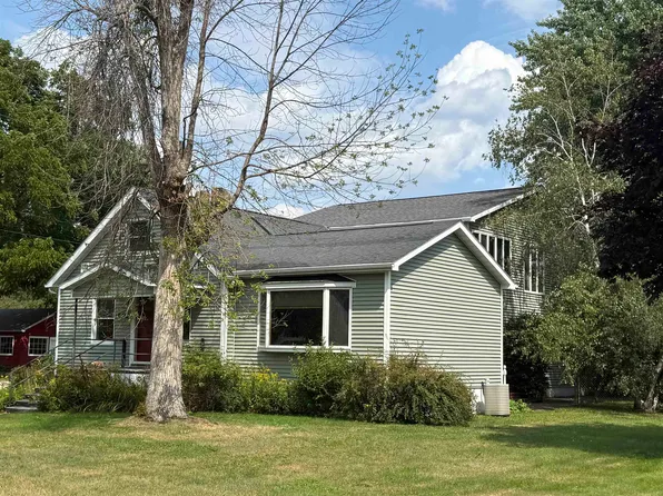 4216 4th St, Menominee, MI 49858