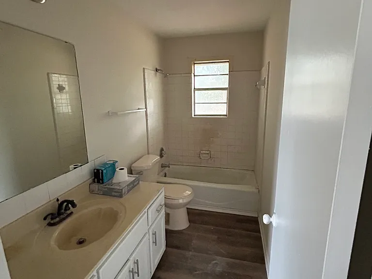 815 Peeler Rd — Photo 3