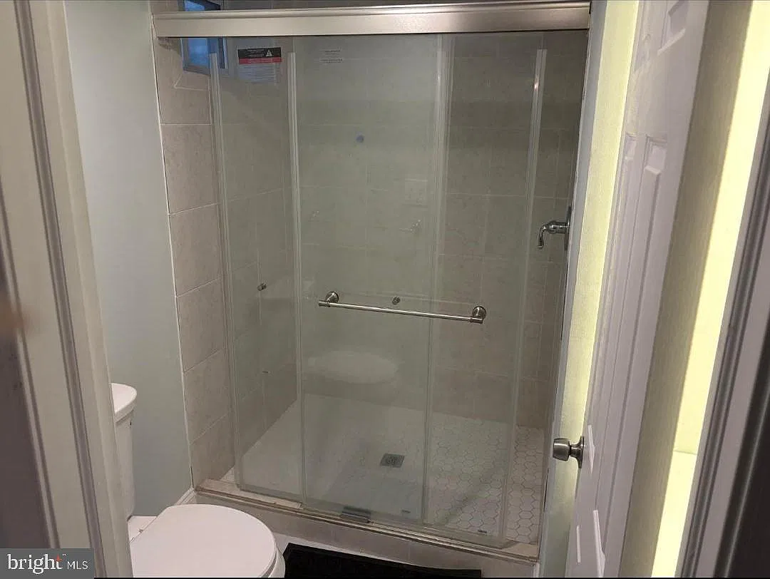 2 bed, 1.0 bath, 2237 sqft, $1,795 — Photo 4