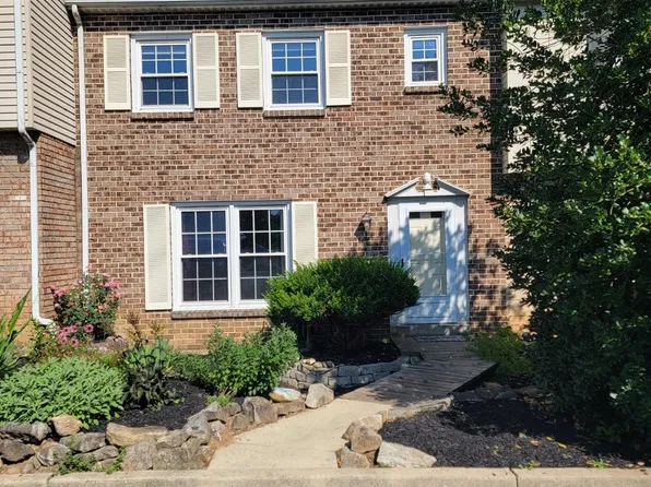 4517 N Hedgerow Dr, Allentown, PA 18103