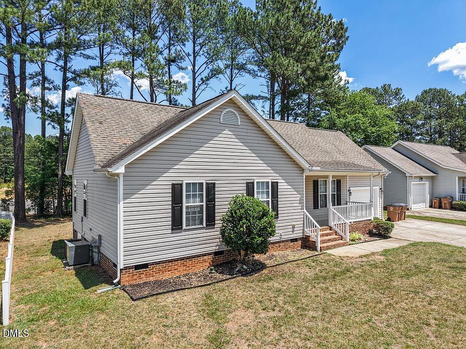 1st image of 413 Groveton Trl