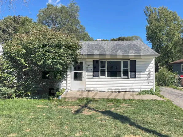2216 Meadowlawn Dr, Holt, MI 48842