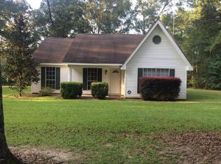 28 Cobb Rd, Wiggins, MS 39577