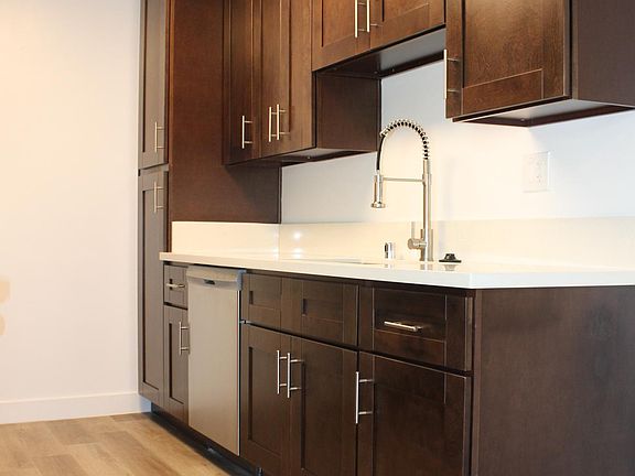 5th image of 1312 Amherst Ave #8
