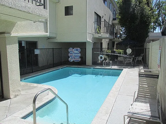 Kester Apartments — Photo 10
