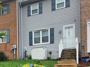 17 Mall Rd, Etters, PA 17319