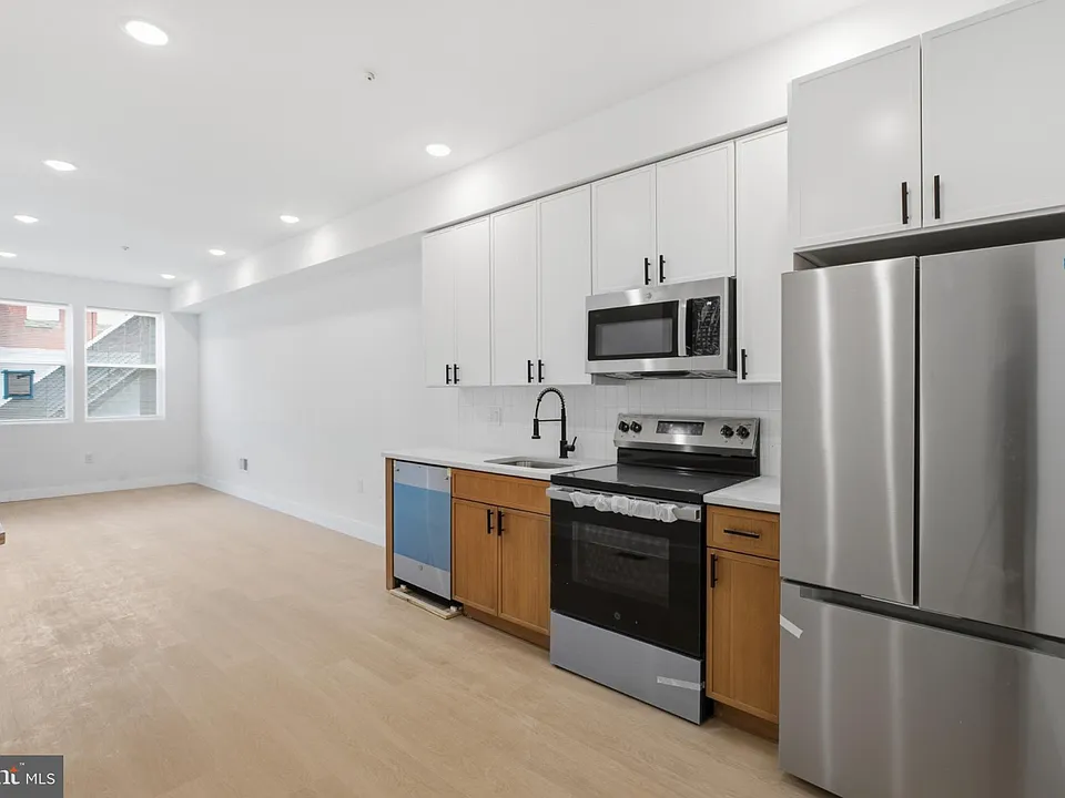 1542 W York Street W York St #1