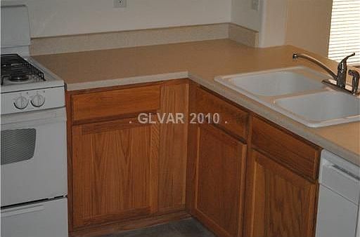 4th image of 9161 Glennon Ave