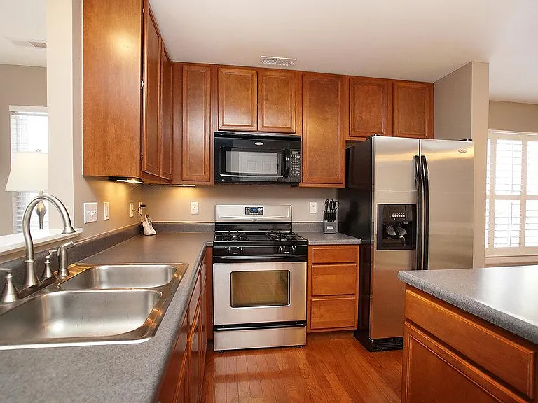 307 Shady Rock Ln — Photo 4