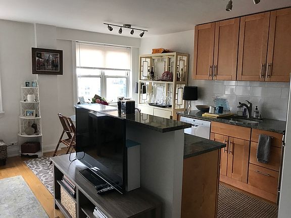 4th image of 340 E 80th St #19W