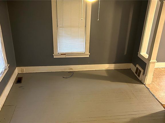 4th image of 16 E Prospect St