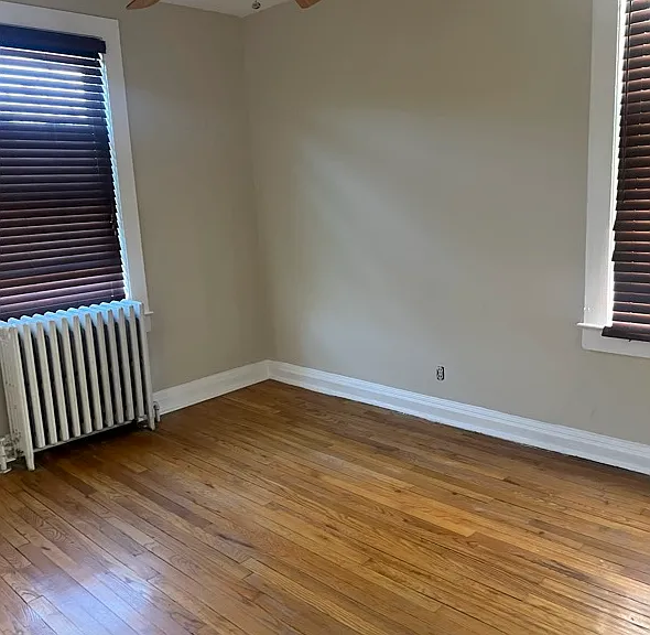 Bedroom 1, angle 1