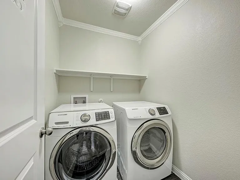 10617 Portico Ln — Photo 24