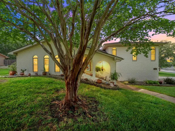 312 Opal St, Hewitt, TX 76643