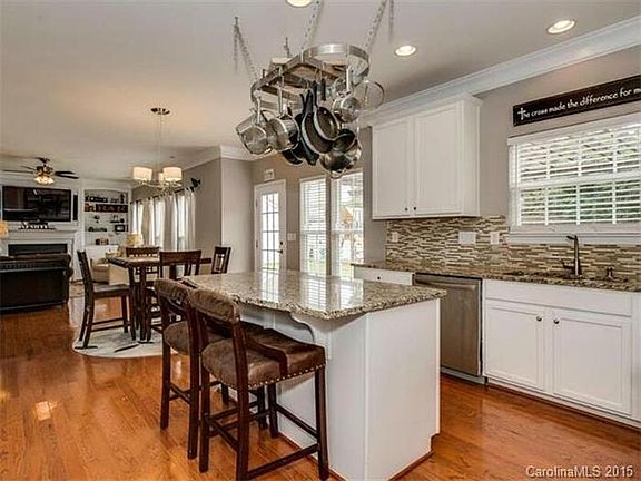 5th image of 2724 Phillips Woods Ln