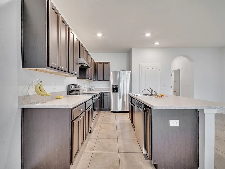 1370 Sterling Pointe Dr — Photo 5