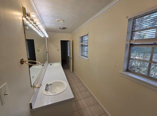 5911 Lake Trace Cir, Jackson, MS 39211