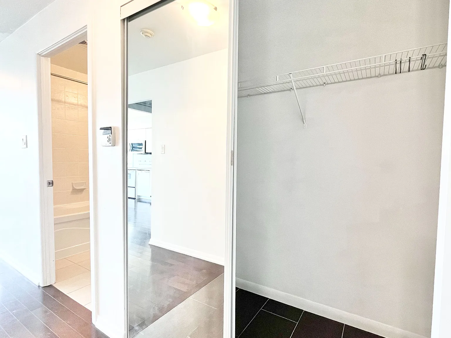 Murano Condos — Photo 3