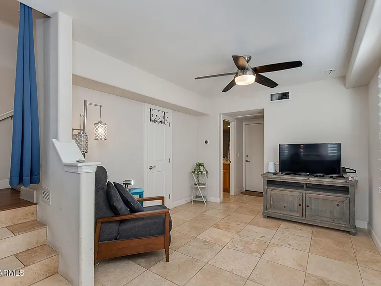 623 S Roosevelt St — Photo 9