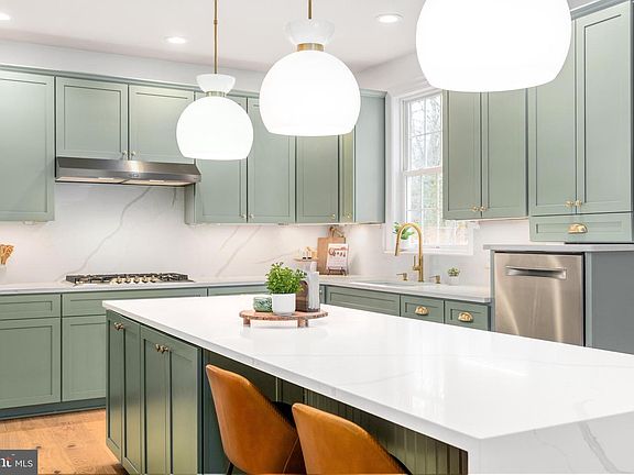 4th image of 31 Wood Chip Rd