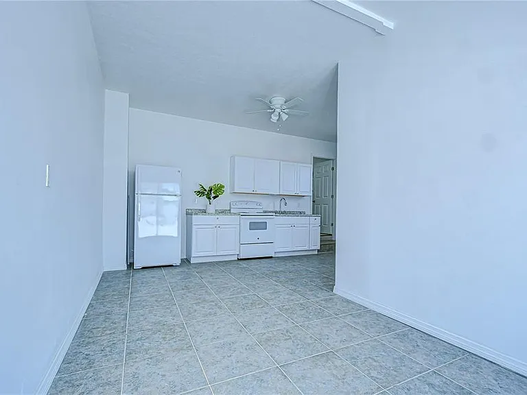 150 E Madeira Ave #3 — Photo 5