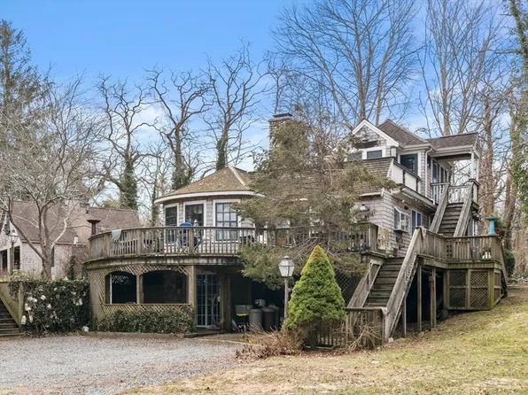 20 Blue Shutters Ln, North Falmouth, MA 02556