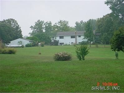 4th image of 983 E 2500th Ave