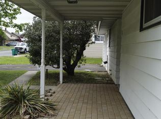 36 Granite Rd, Levittown, PA 19057