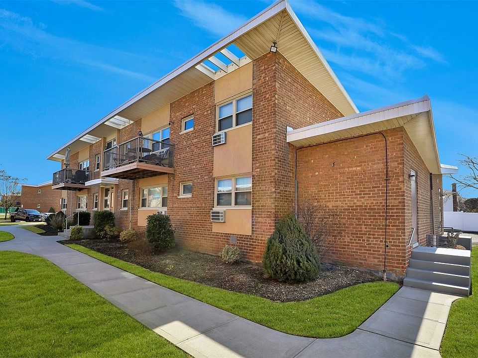 2nd image of 4 Rose St #2-2A