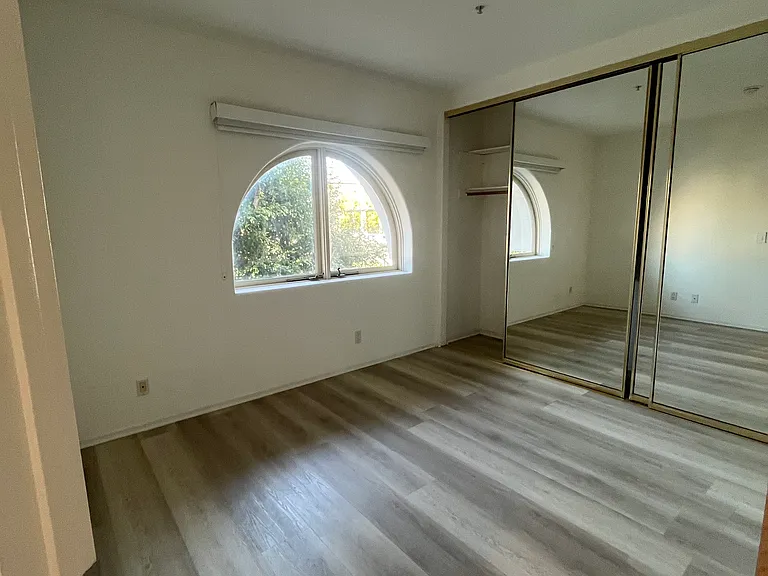 324 Idaho Ave #202 — Photo 7