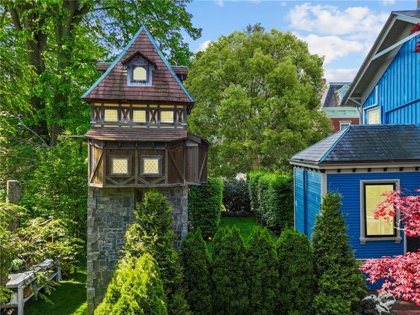 43 Old Beach Rd, Newport, RI 02840