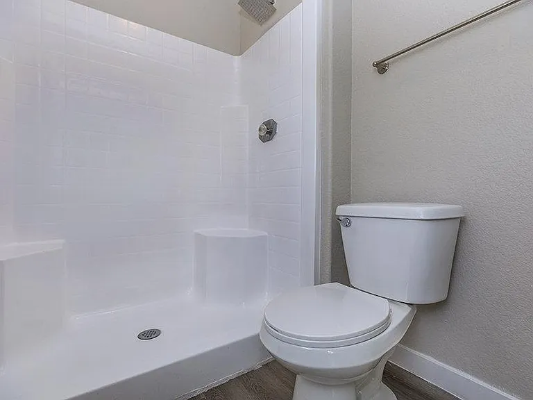 The Residences at Palm Valley Apartments — Photo 44