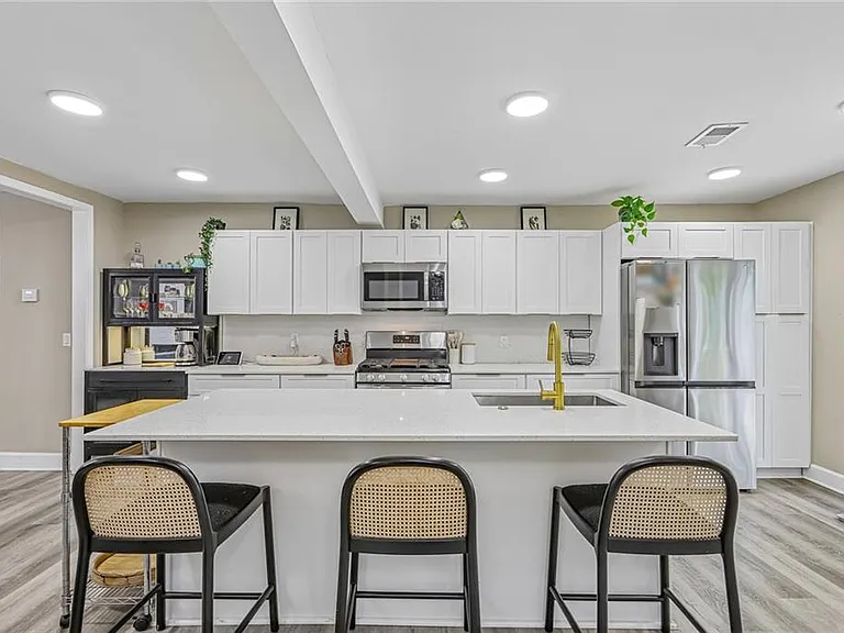 3898 Skidmore Dr — Photo 16