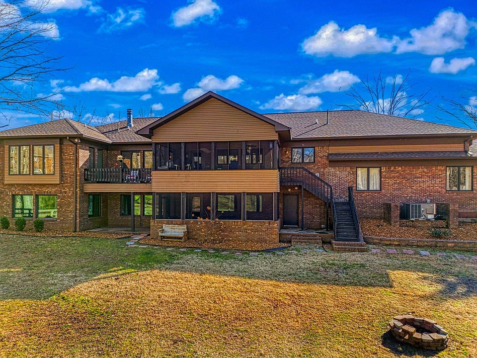 1st image of 7 Pleasant View Ln