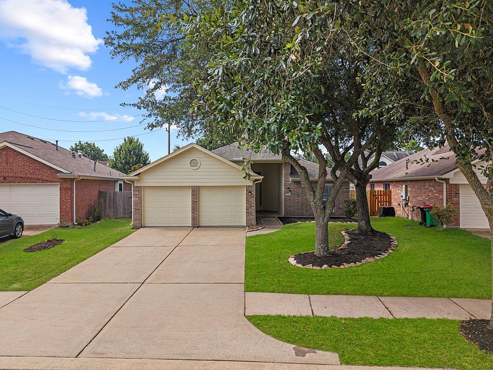 1st image of 19935 Silver Rock Dr