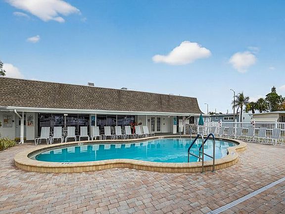 4th image of 2505 E Bay Dr #138