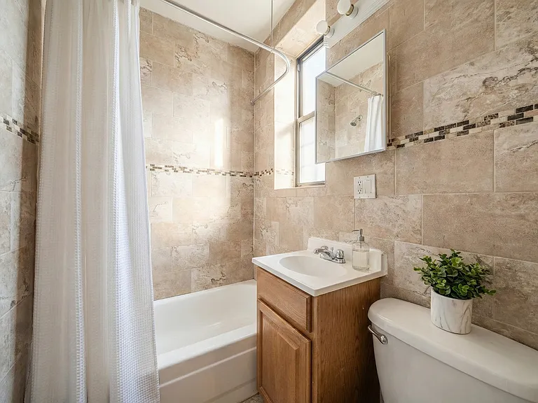 205 W 109th St #4E — Photo 5