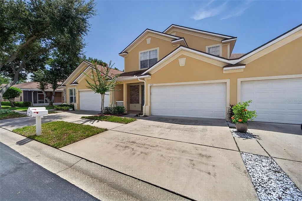 3 bed, 2.5 bath, 2274 sqft, $2,850 — Photo 4